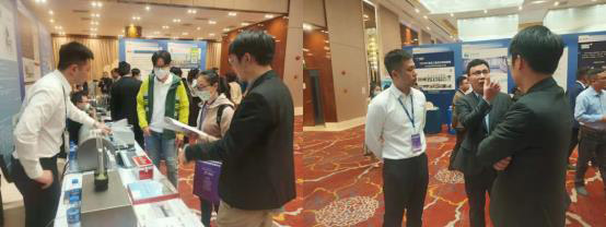 Bettersize team talk with customers at the National Innovation Development Forum for New Energy Powder Materials